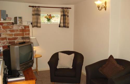 Fosbroke Cottage - Photo 6