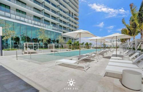 Chic 2BR Apartment Gym & Balcony Views - Foto 54