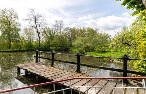 Family-Friendly Home with Garden - Foto 20