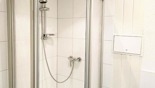 Perfekt für Monteure & Geschäftsreisende in Bitterfeld, Nähe Chemiepark & Industriegebiet - Foto 4, Shower