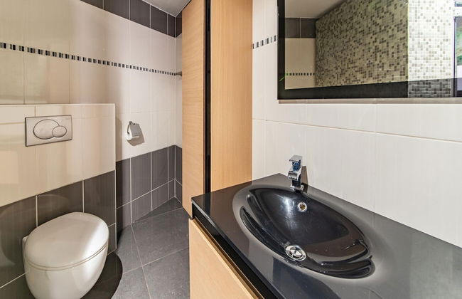 Modern Holiday Home in Verviers With Indoor Pool - Foto 21