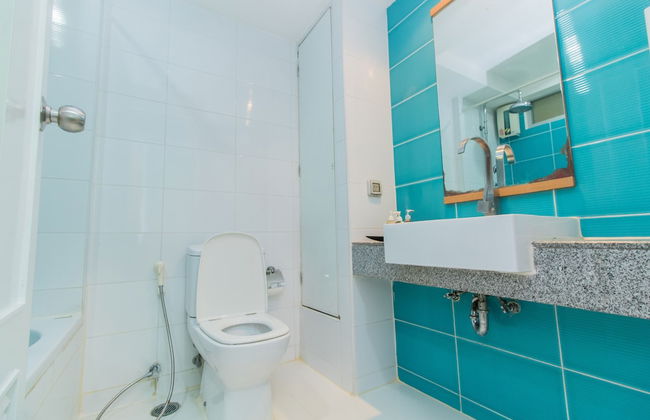 Silom convent garden - Photo 78