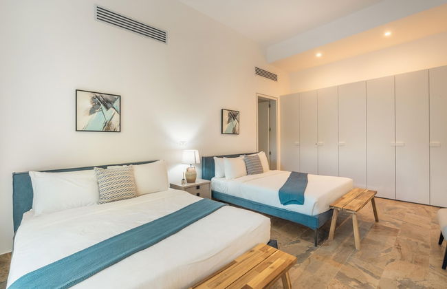 Spacious Villa w Pool Garden Views - Photo 21