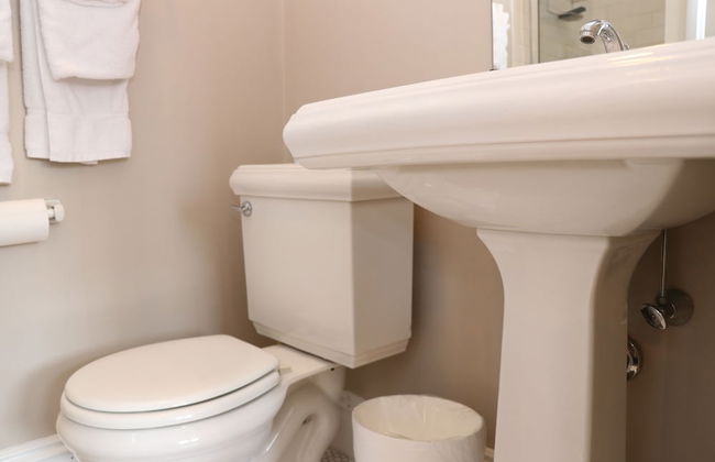 Maverick Suites at 402 Columbus Ave - Foto 52