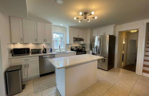 Waterfront Home with Private Beach, Stunning Views - Foto 38