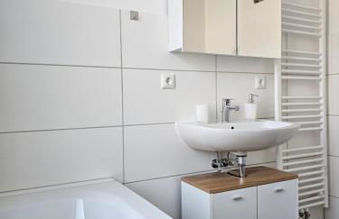 Schöne große Ferienwohnung 79m2 und 2 Bäder, Zentrumnah, 2OG - Foto 28