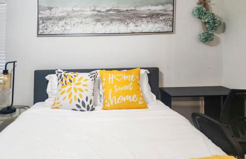 Relaxing Cozy Back House with Backyard - Foto 26