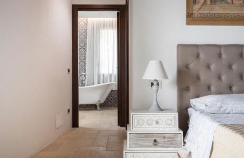 Villa a 300 Mt. dal Mare (Magaggiari) con campo da tennis - Foto 13