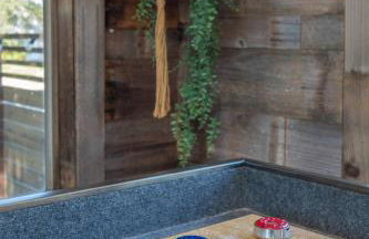 Relaxing 3BR Home with Vineyard View Rooftop Deck and Game Room - Foto 42