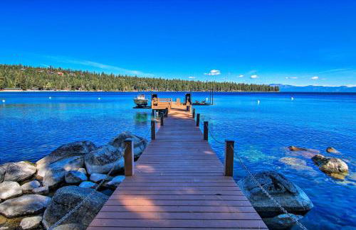 Hot Tub and Lake Tahoe Views Waterfront Retreat - Foto 28