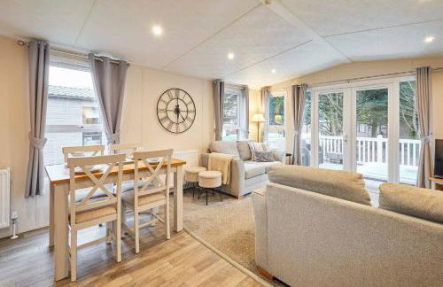 Woodpark Lodge with Hot Tub - Foto 3