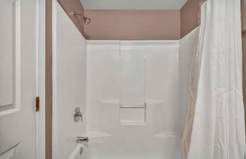 1Br in Heart of Downtown, Sauna, Prime Location - Photo 21