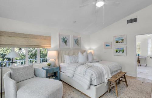 NEW LISTING! Reel Joy Waterfront Luxe with Pool and Private Dock home - Foto 21