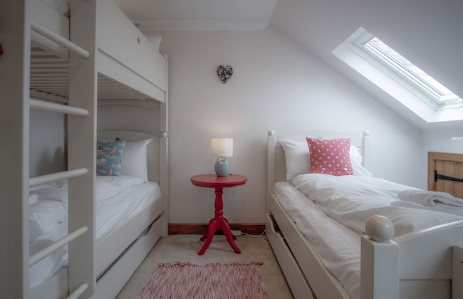 Highfield - 3 Bed - Llanmadoc - Photo 9