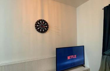 Home away Tamworth Staffordshire 4 Bedroom 3 Bathroom - Semi Detached House - Foto 26