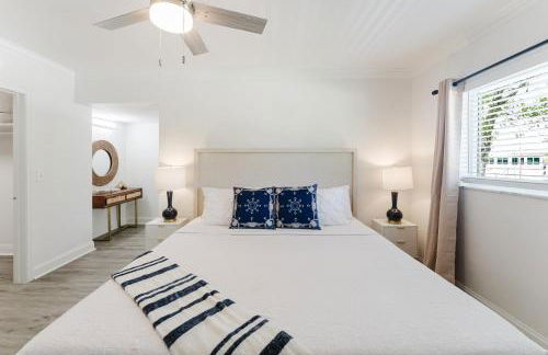 Boca Waterfront Oasis Walk to Beach with Pool, Hot Tub, Gym - Foto 49