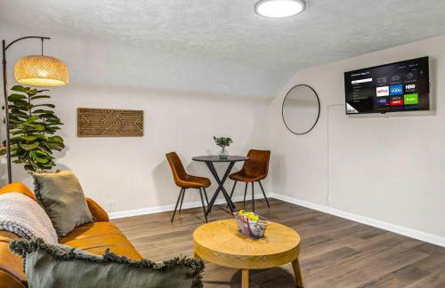 New Renovated 1BR with King Modern Comfort - Foto 6