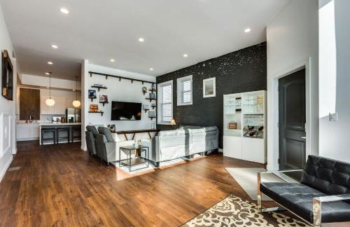 Converted Store Front Home Lets You Live Like a Local in the Heart of it All! condo - Foto 7