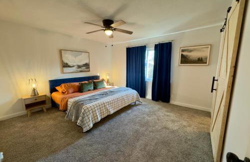 5 Star Stay Large Remodeled Modern 4BR Near UNT and TWU Sleeps 10 - Foto 34