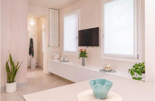 Tiffany Silver - Photo 34