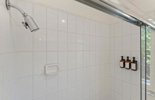 Heart of Cherry Creek Group Retreat Hot Tub - Foto 51