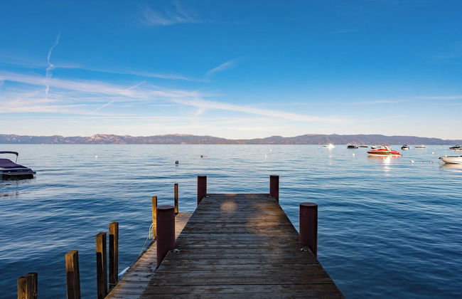 Lakefront Haven by Avantstay Minutes to Ski Resorts Private Dock - Photo 41