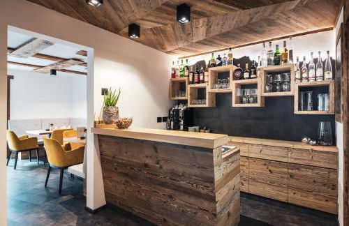 Les Dolomites Mountain Lodges - Photo 4