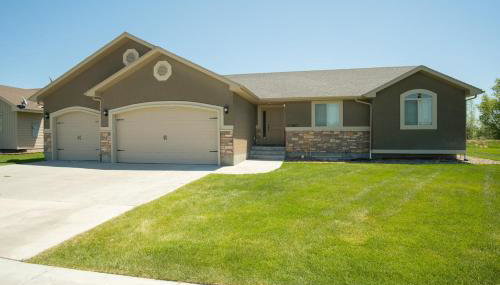 Modern Home with 3-Car Garage & Large Yard - Foto 5