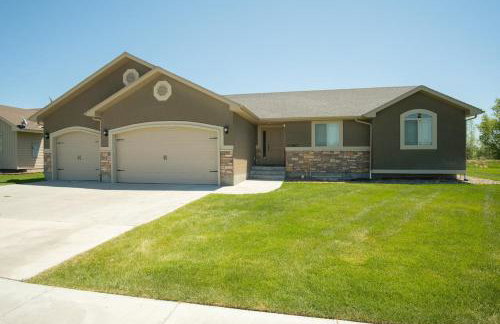 Modern Home with 3-Car Garage & Large Yard - Photo 5