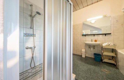 Awesome Home In Trilj - Photo 37