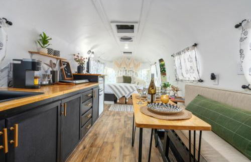 Flight of Fancy Vintage Airstream Rental - Foto 34