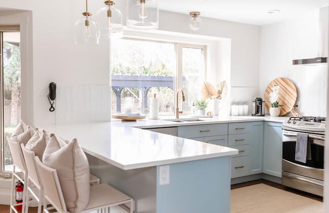 Private Luxury Oasis w Pool HT Parking - Photo 13