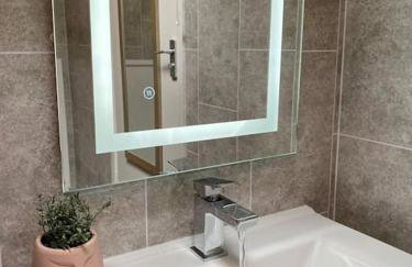 Rhubarb Retreat - Stylish House, Sleeps 5, 10 mins to Durham City & Parking & Garden - Foto 26