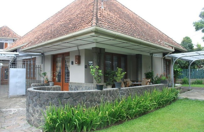 De Riau Cottage by HouseinBandung - Foto 1