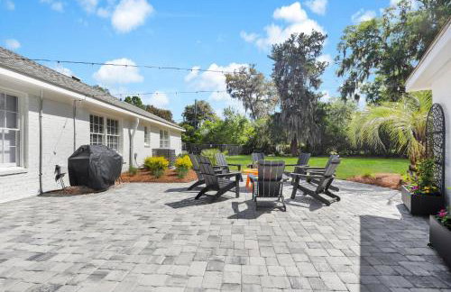 NEW! The White House, with 2 King Ensuites close to Parris Island and Downtown - Foto 53