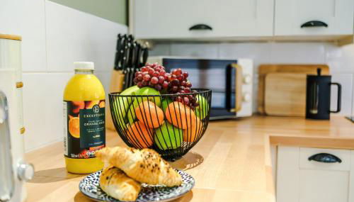 2BR Cottage Retreat Perfect for Work & Relaxation - Foto 5