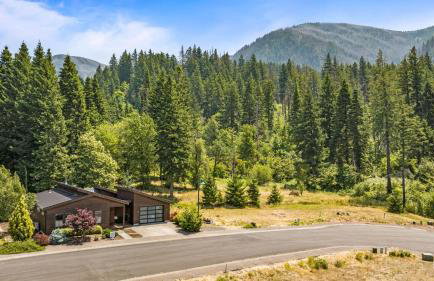 Mountain-View Retreat with Hot Tub & Waterfalls - Foto 61