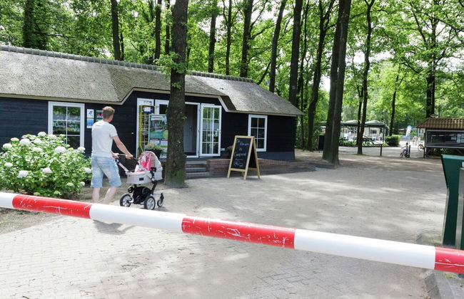 Charming Lodge in Staphorst With Pool Access - Foto 35