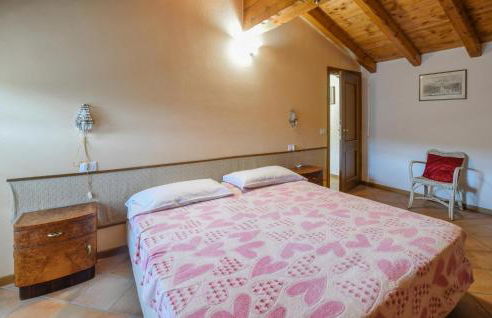 2 Bedroom Amazing Apartment In Loiano - Foto 15