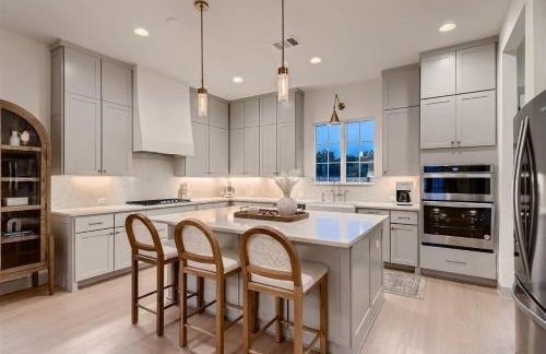 Stunning home - walk to square & heated pool - Foto 8