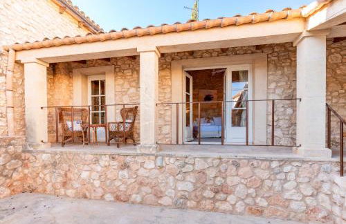 Casa de Piedra ubicada en el exclusivo wine village de Viladellops, te ofrece una experiencia única, donde el lujo y la tradición se fusionan en un entorno natural privilegiado - Foto 40