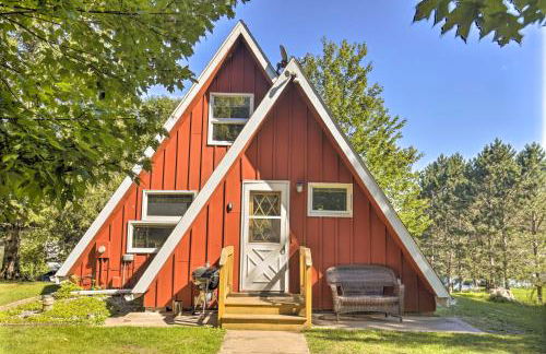 A-Frame Cabin with Private Boat Dock! - Foto 1