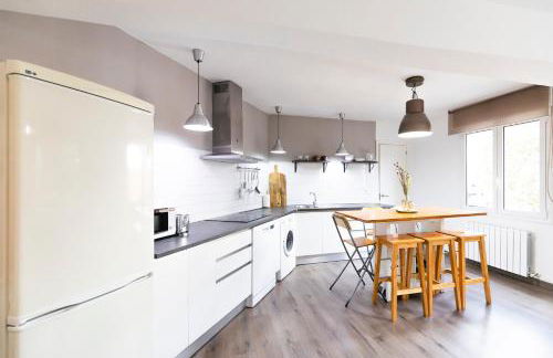 AkomodaT en apartamento luminoso junto al paseo de la ría - Foto 2