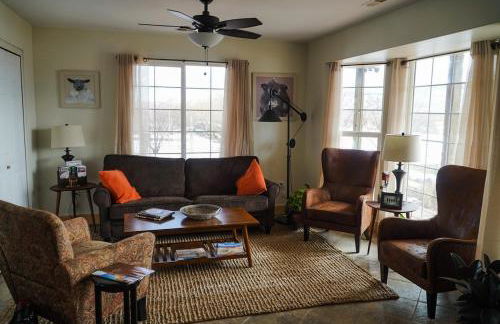 Wildland Gardens Farm House w Private Hot tub - Photo 2