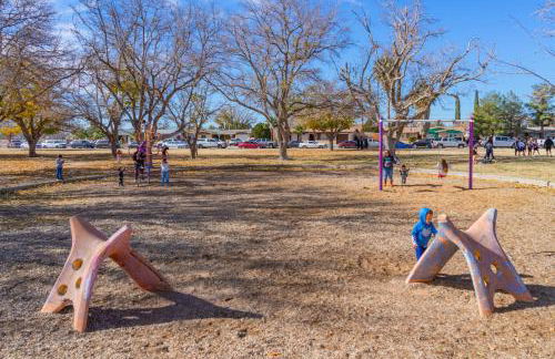 Private Pool Retreat Steps from Album Park - Foto 23