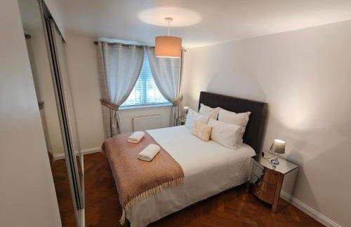 Lovely 2 Bedroom Modern Ground Floor Flat - Foto 4