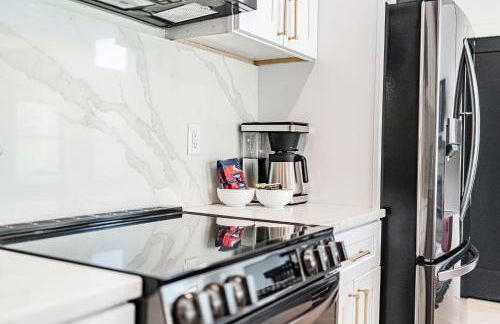 Stylish Townhome Walkable Garage - Foto 13