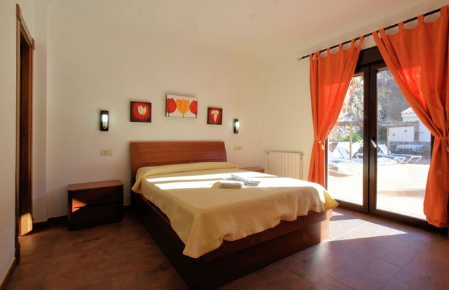 Luxury Villa in Sayalonga With Private Pool - Photo 4