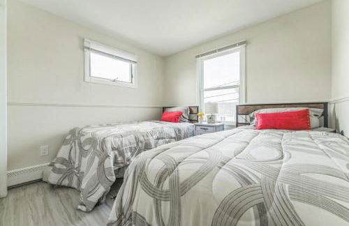 The Roost- Steps to beach & incredible water views - Foto 11