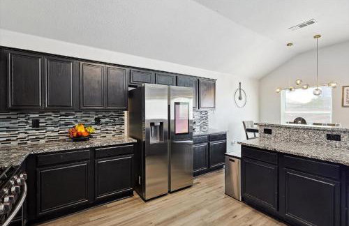 5BR Holiday Getaway in DeSoto with Pool, Hot Tub & Cinema - Foto 11